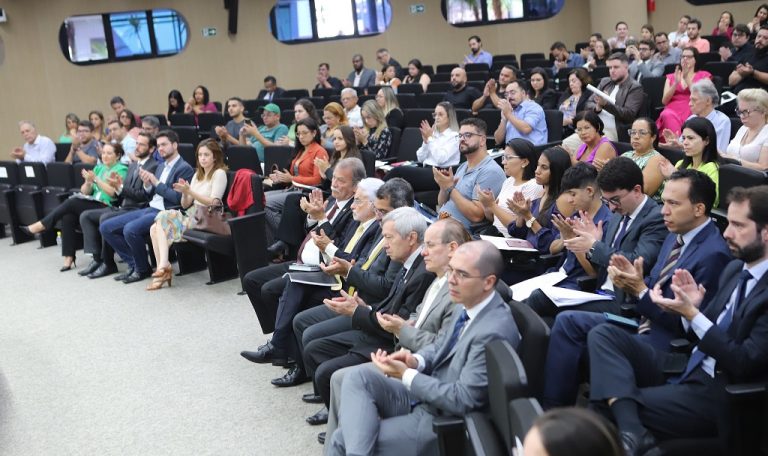 Diretor da Faculdade de Direito da UFMG visita presidência do Tribunal -  Tribunal de Contas do Estado de Minas Gerais / TCE-MG