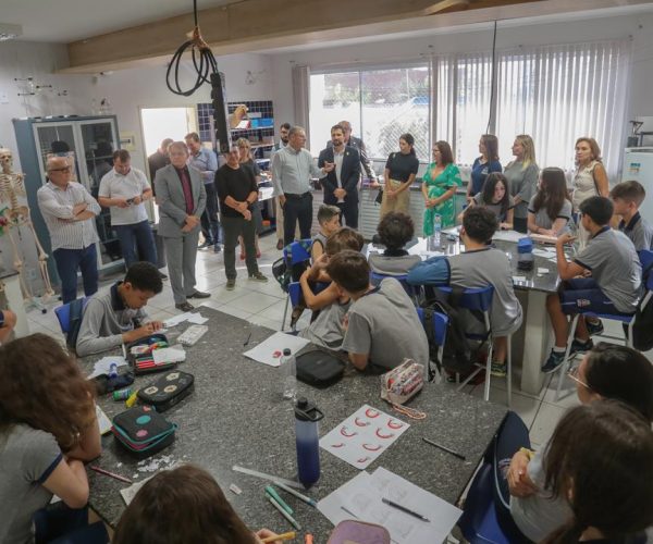 TCE-SC: conselheiros de Tribunais de Contas do país conhecem escola que é referência em Santa Catarina