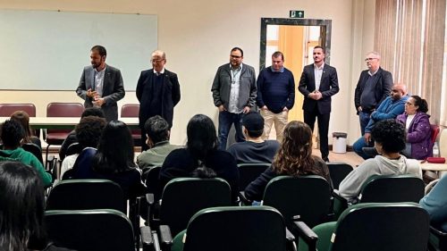 Vice-presidente da Atricon visita o IFRS para conhecer programa voltado a jovens de escolas públicas