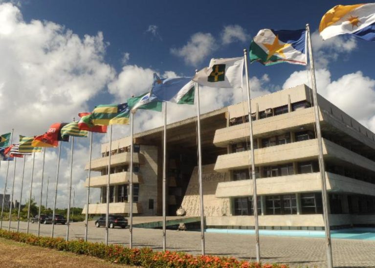 Assembleia Legislativa da Bahia concede honraria ao presidente do TCE baiano