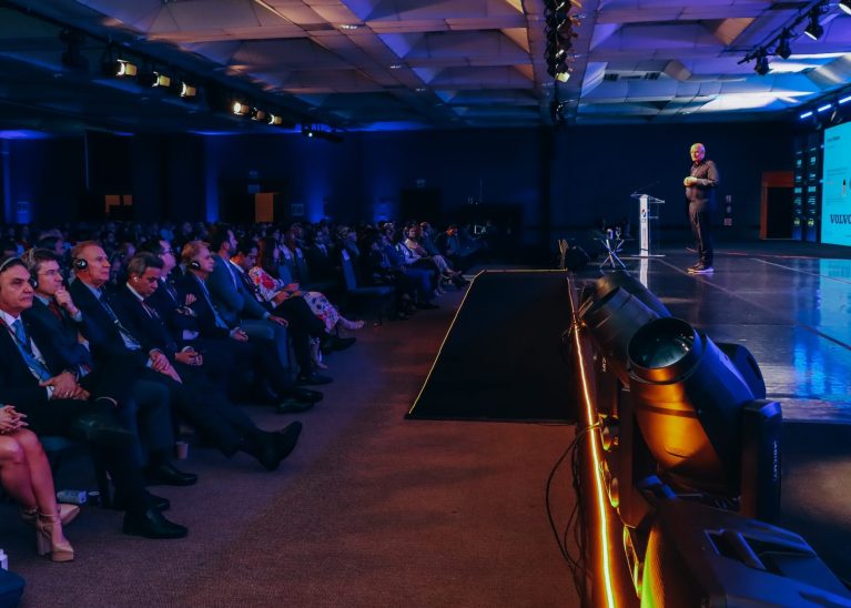 IV CITC: John Elkington, o pai da sustentabilidade, alerta sobre “policrises” e reforça papel dos Tribunais de Contas