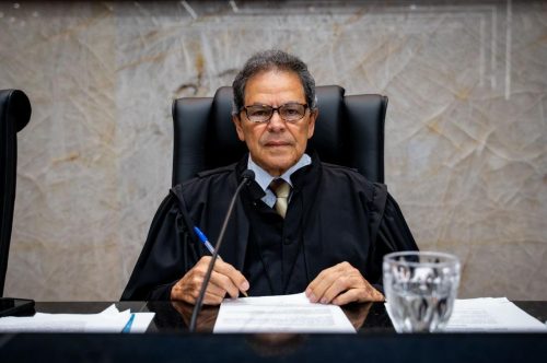 TCE-AC realiza Sessão Solene em homenagem ao conselheiro Valmir Gomes Ribeiro