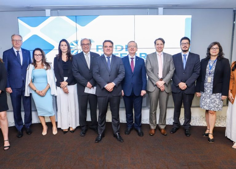 Rede Integrar instala Comitê Estratégico composto por representantes da Atricon, do IRB e do TCU