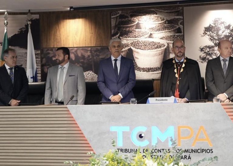 Atricon participa de entrega de réplica do Colar Presidencial a ex-dirigentes do TCM-PA