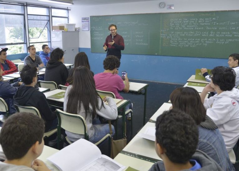 Atricon e IRB fazem orientações sobre o piso do magistério público e o conceito de profissionais da educação infantil