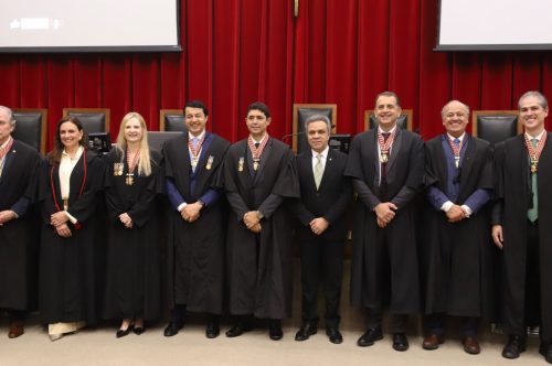TCE-SP: Conselheiros recebem o Colar do Centenário e a medalha Presidente Washington Luís