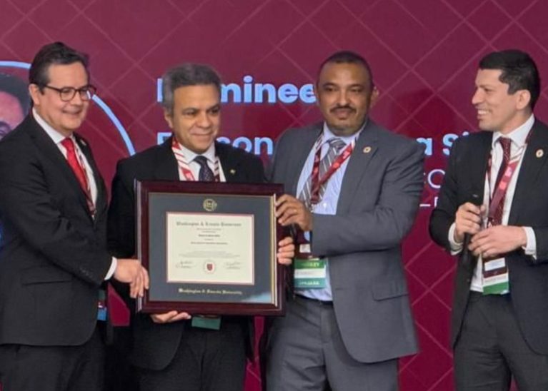 Presidente Edilson Silva recebe título de Doutor Honoris Causa da Washington & Lincoln University (EUA)