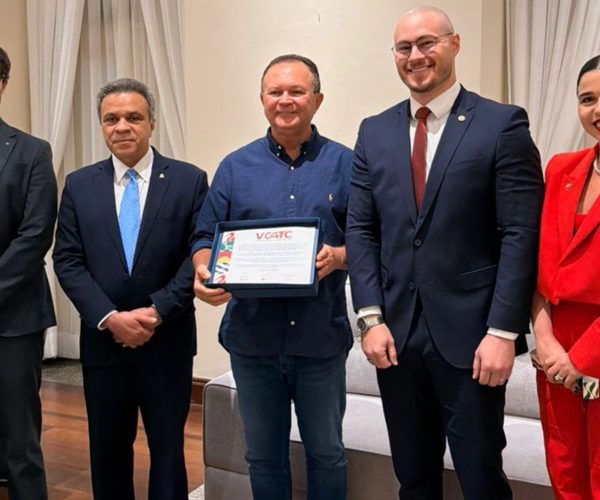 Carlos Brandão, governador do MA, é presença confirmada no V Congresso Ambiental dos TCs