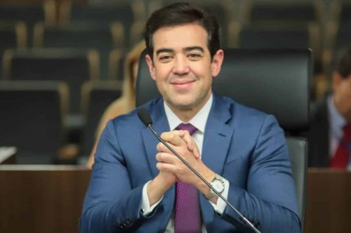 Ministro Bruno Dantas é homenageado pela PUC-SP e defende consensualidade durante palestra