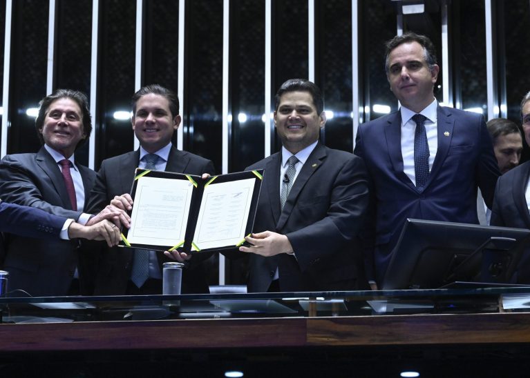 Emenda Constitucional que garante essencialidade dos Tribunais de Contas é promulgada