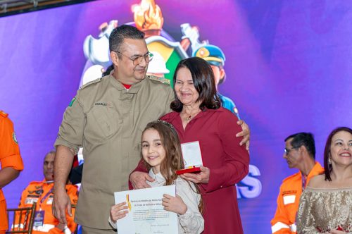 Imprensa repercute homenagem recebida pela presidente do TCE-AC