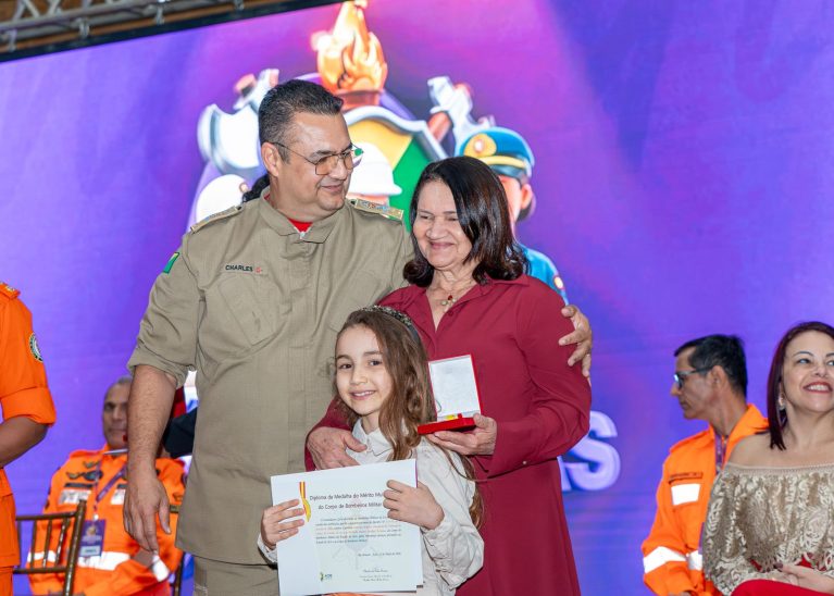 Imprensa repercute homenagem recebida pela presidente do TCE-AC