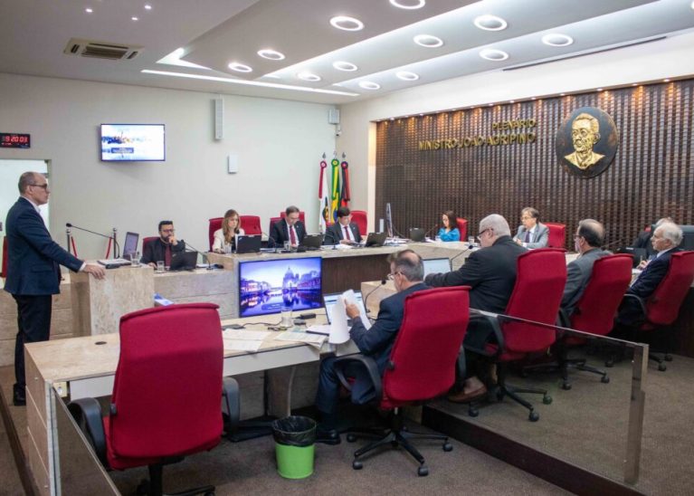Auditoria do TCE-PB aponta excesso de contratações temporárias e falhas em terceirizações no Estado e municípios