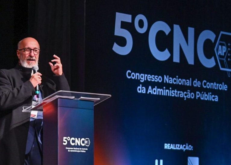 Diretor Fernando Guimarães representa Atricon na abertura do 5º CNC