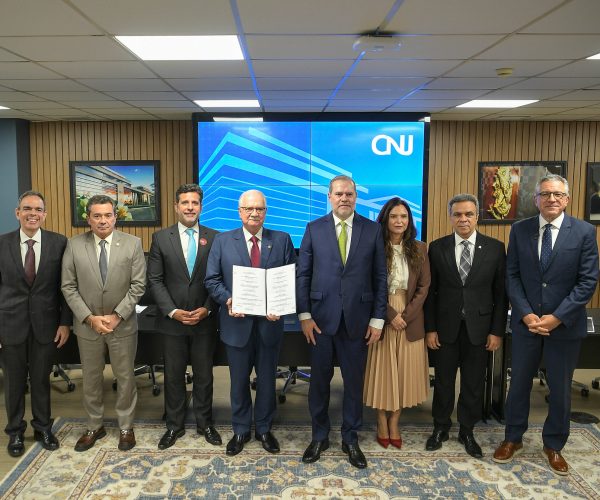 Acordo com entidades nacionais e ministérios da Saúde e Educação visa retomada de obras paralisadas