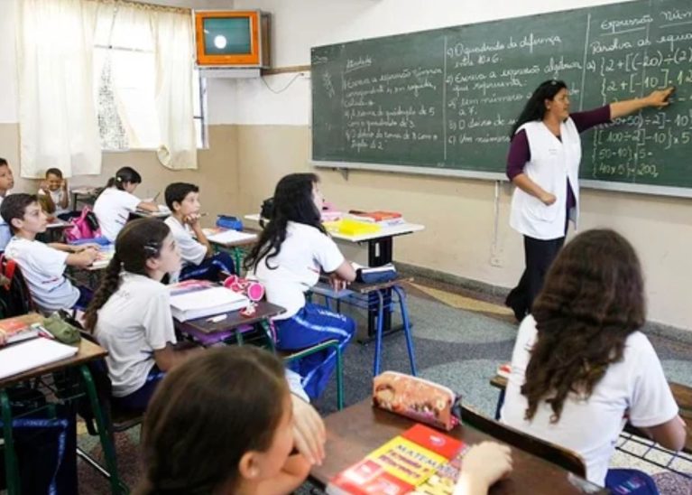 Em nota, Atricon apoia mais qualidade na formação de professores