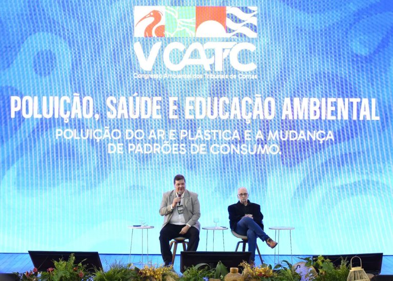 V CATC: Palestra abre último dia do congresso com humor, ciência e reflexões sobre o futuro das cidades