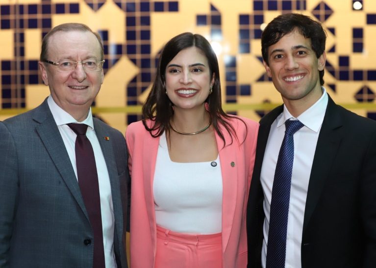 Atricon participa de premiação que reconhece inicitivas de transformação na educação