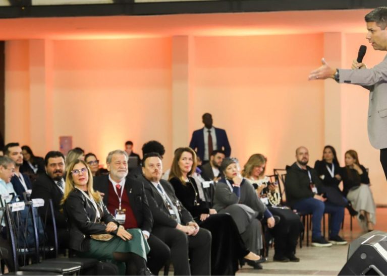 IV CNCTC: Painel de encerramento do primeiro dia destaca comunicação simples e eficaz