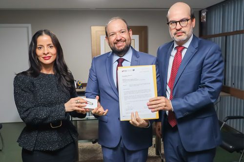TCE-BA entrega ao TRE-BA lista com mais de 600 gestores com contas rejeitadas